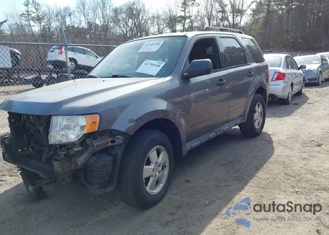 2010 Ford Escape Xlt z USA, uszkodzony, nr VIN 1FMCU9D71AKC60423